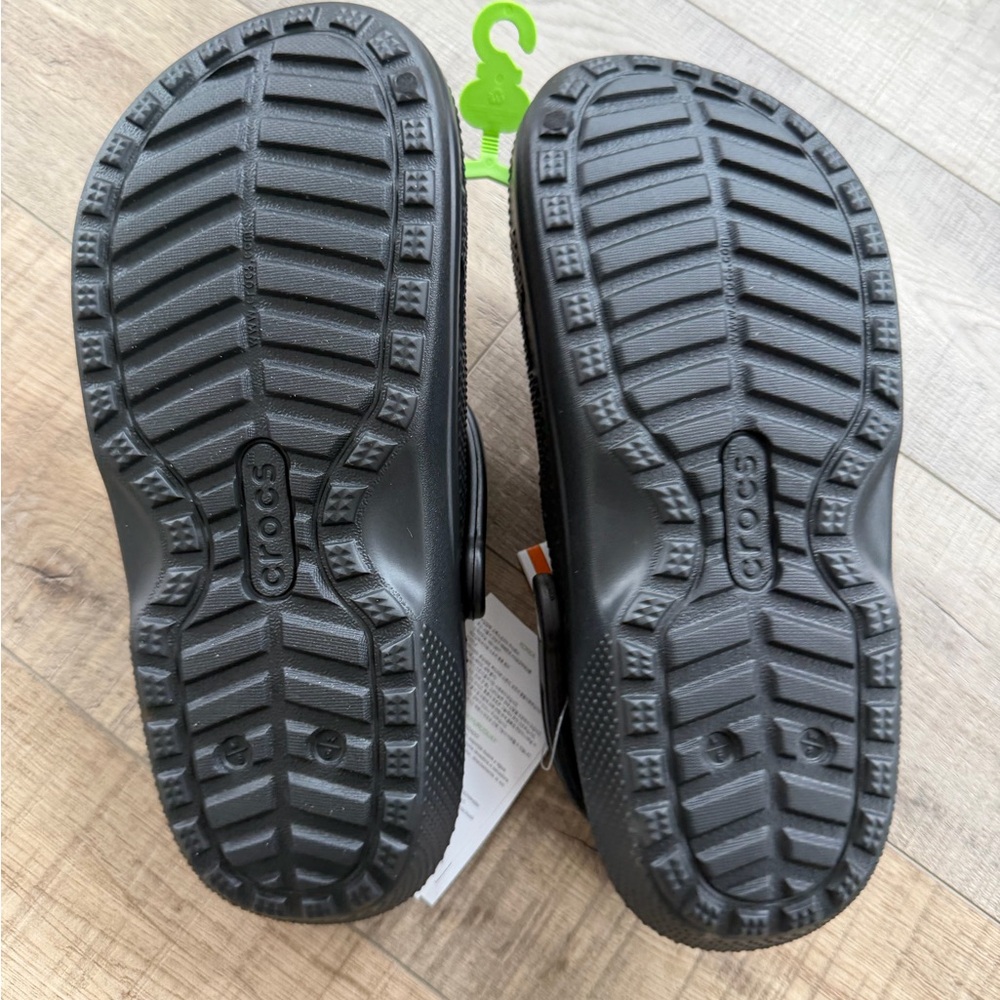 CROCS Kids Plush-Lined Clogs in Black - Picture 2 of 5